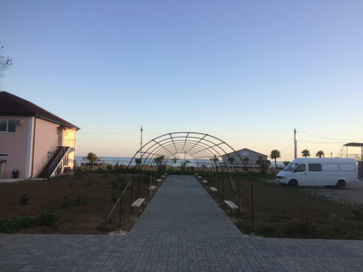 غوداوتا Hotel 777 المظهر الخارجي الصورة