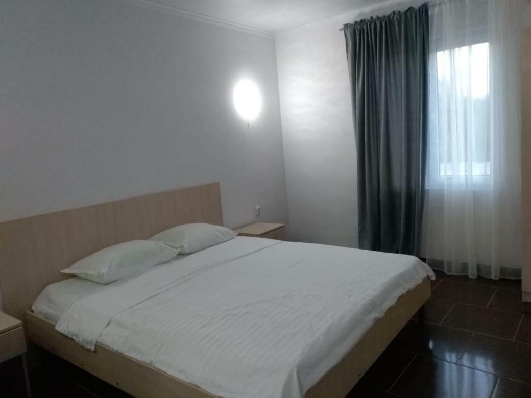 غوداوتا Hotel 777 المظهر الخارجي الصورة